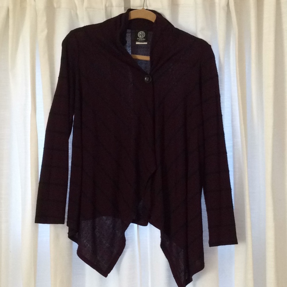 Bobeau burgundy and black one button sweater